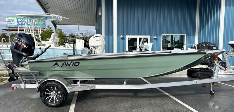 2026 Avid 18 Commander *TSC Coastal Edition (Sage Green)