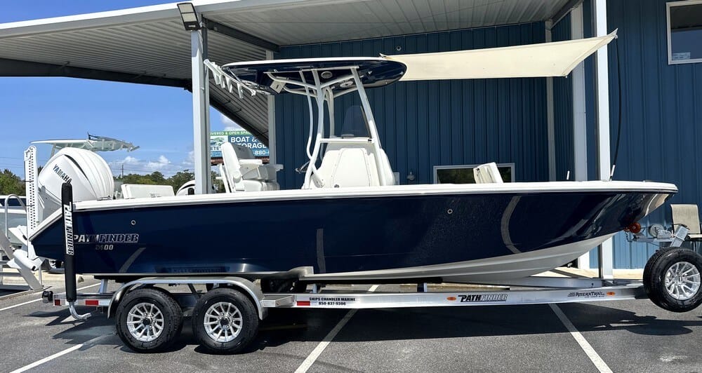 2026 Pathfinder 2400 TRS (Deep Water Blue)